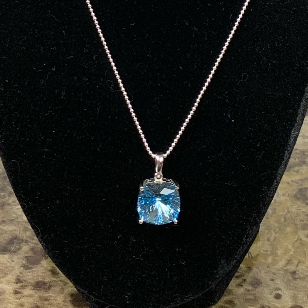 💎Genuine Swarovski Pendant💎 - Picture 4 of 14